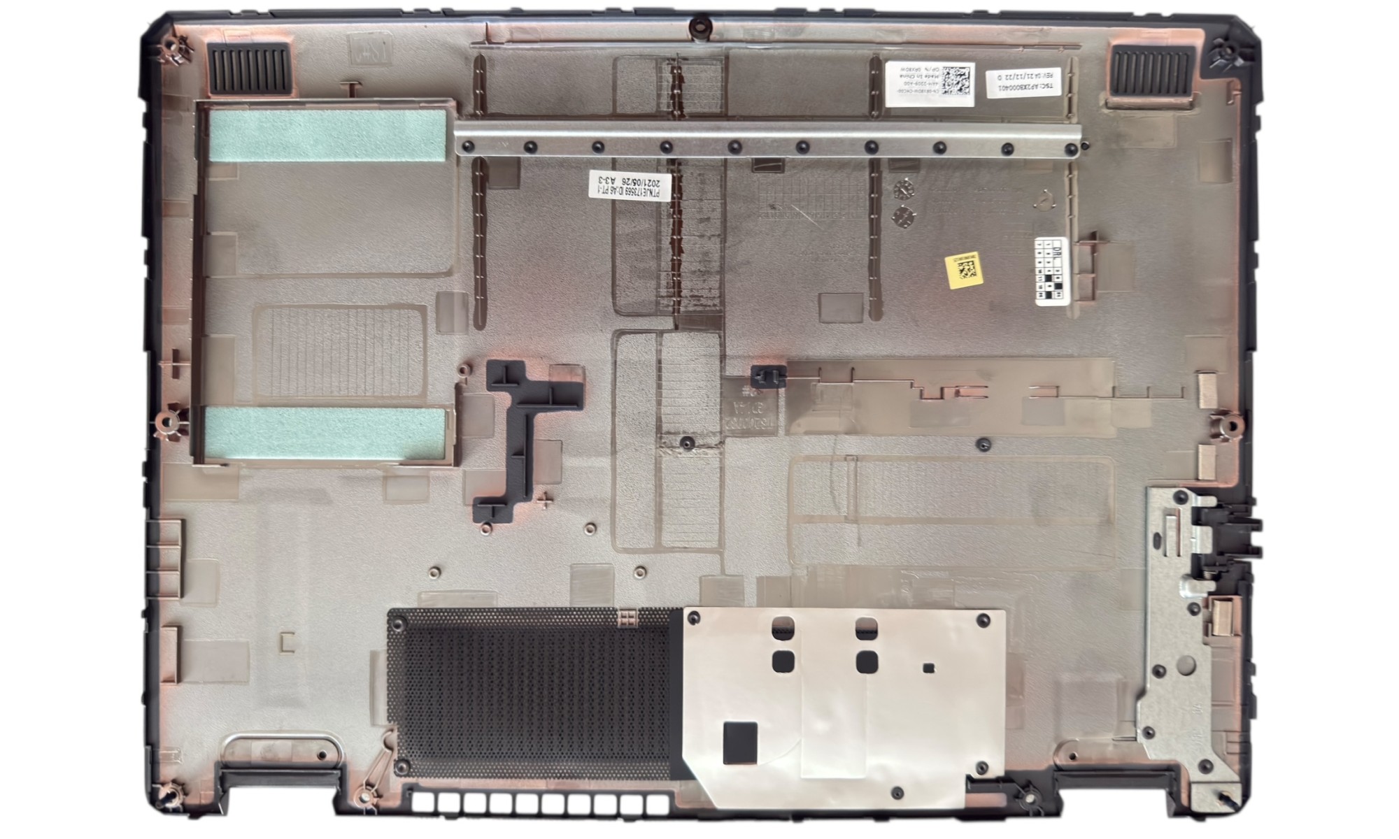 Carcasa inferioara bottom case Dell Inspiron 3593 3583 3584, model 28RCT, argintiu, cu slot USB-C, fara slot unitate optica Carcasa inferioara bottom case Dell Inspiron 3593 3583 3584, model 28RCT, argintiu, cu slot USB-C, fara slot unitate optica